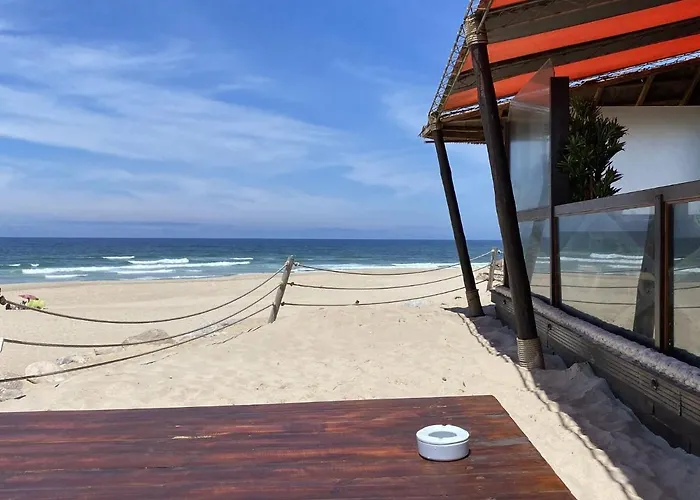 Modern Holiday Home in Foz de Arelho with private pool