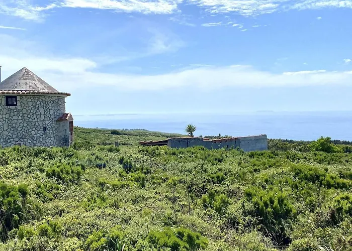 Modern Holiday Home in Foz de Arelho with private pool